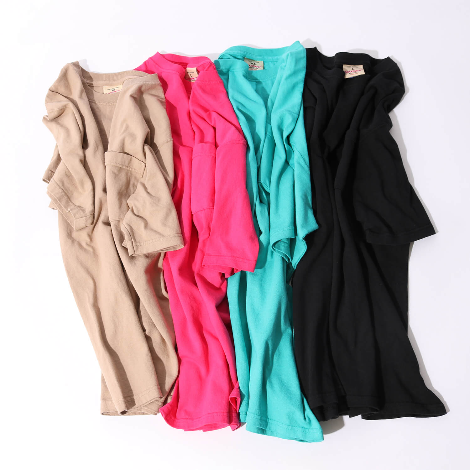 Goodwear(グッドウェア)のヘビーウェイト ポケットTシャツです。