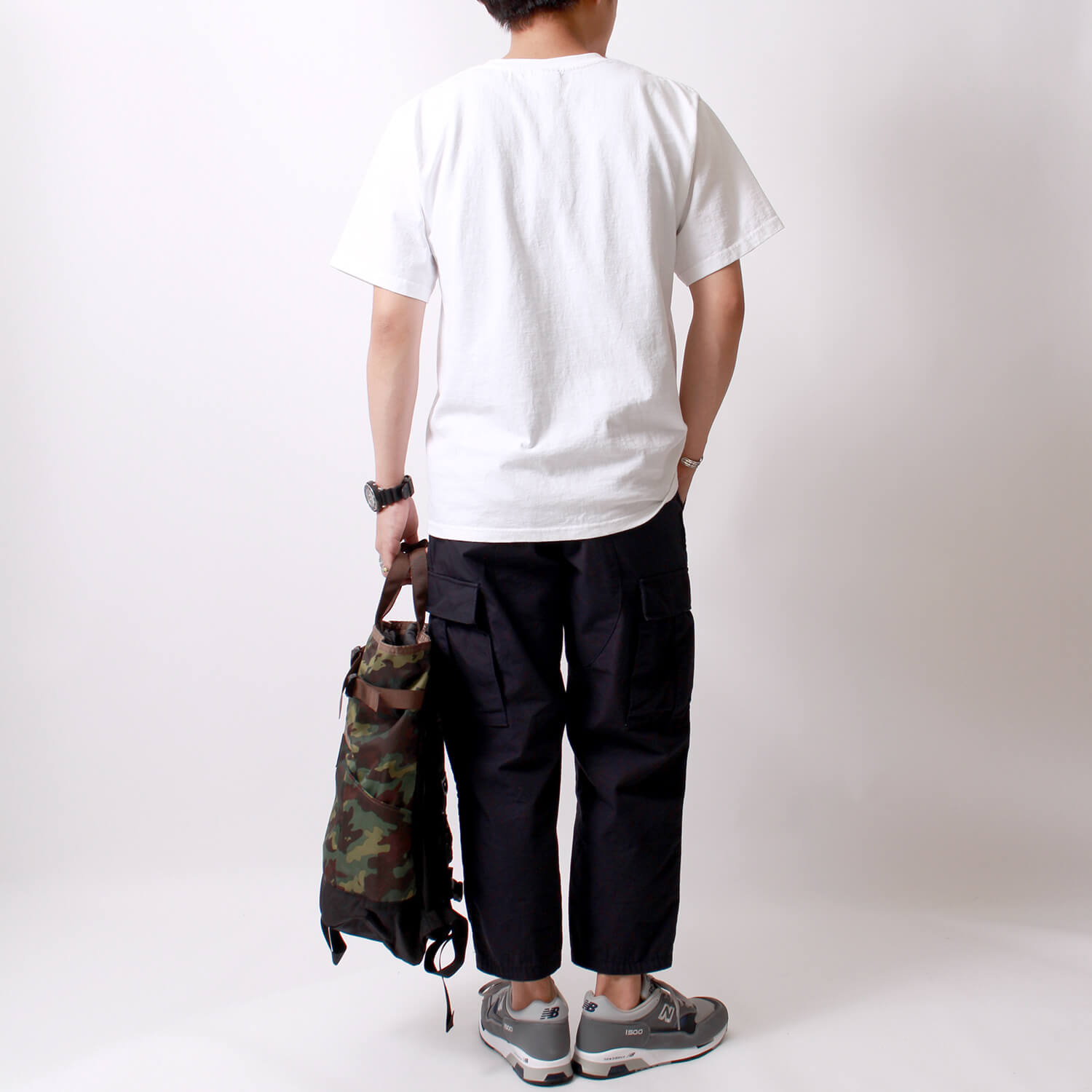 Goodwear(グッドウェア)のヘビーウェイト ポケットTシャツです。