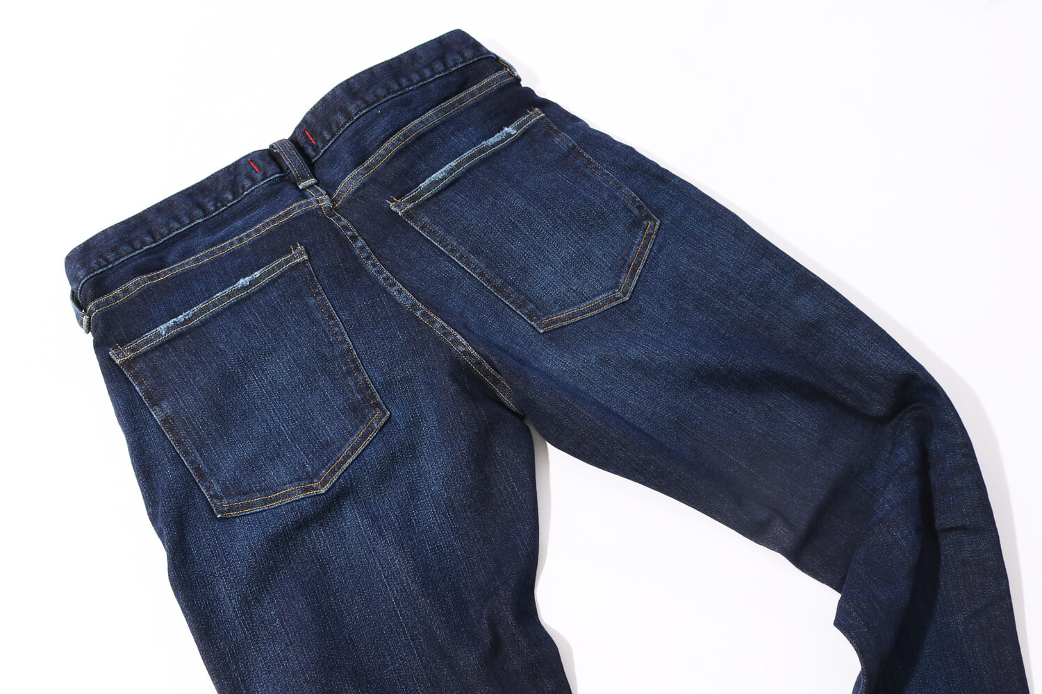 レッドカードのデニムです。