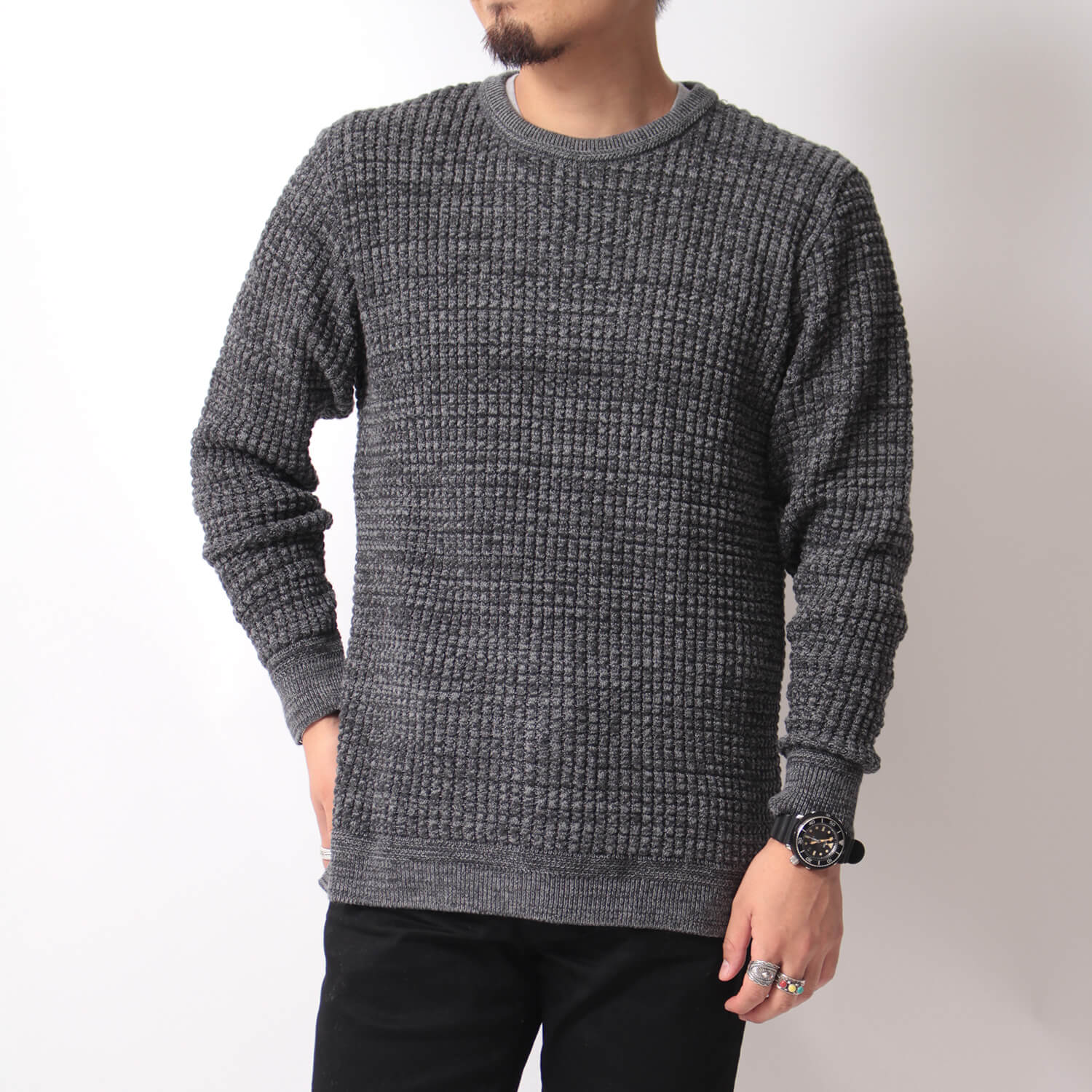 ワッフル素材のカットソーです。