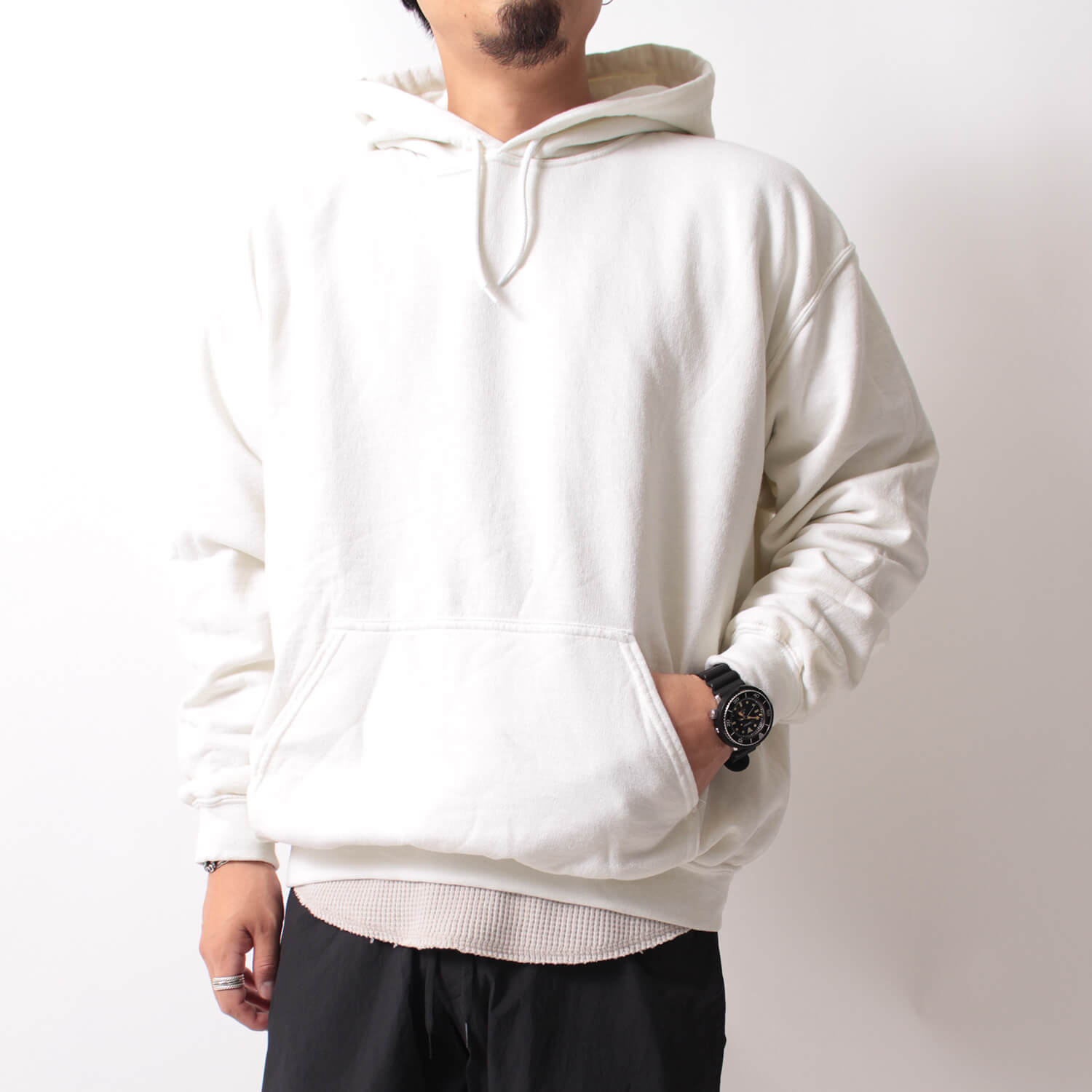 ワッフル素材のカットソーです。