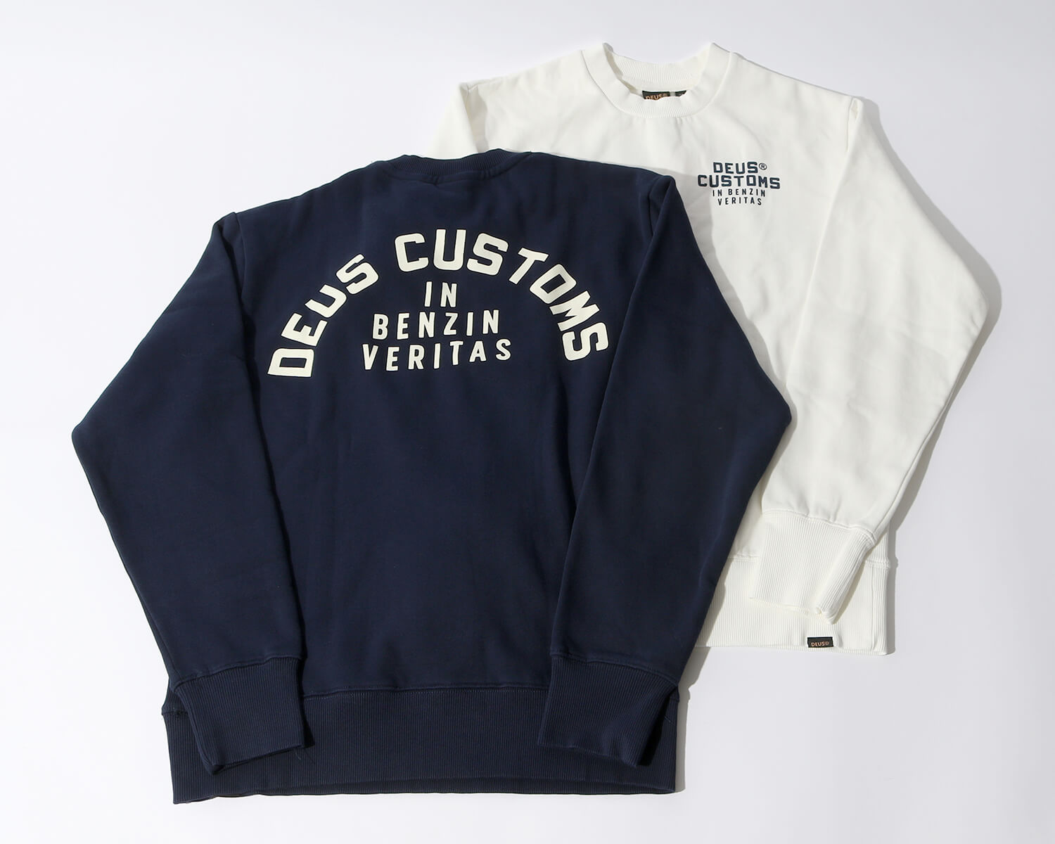 DEUS EX MACHINA(デウス エクス マキナ)のクルーネックスウェットです。