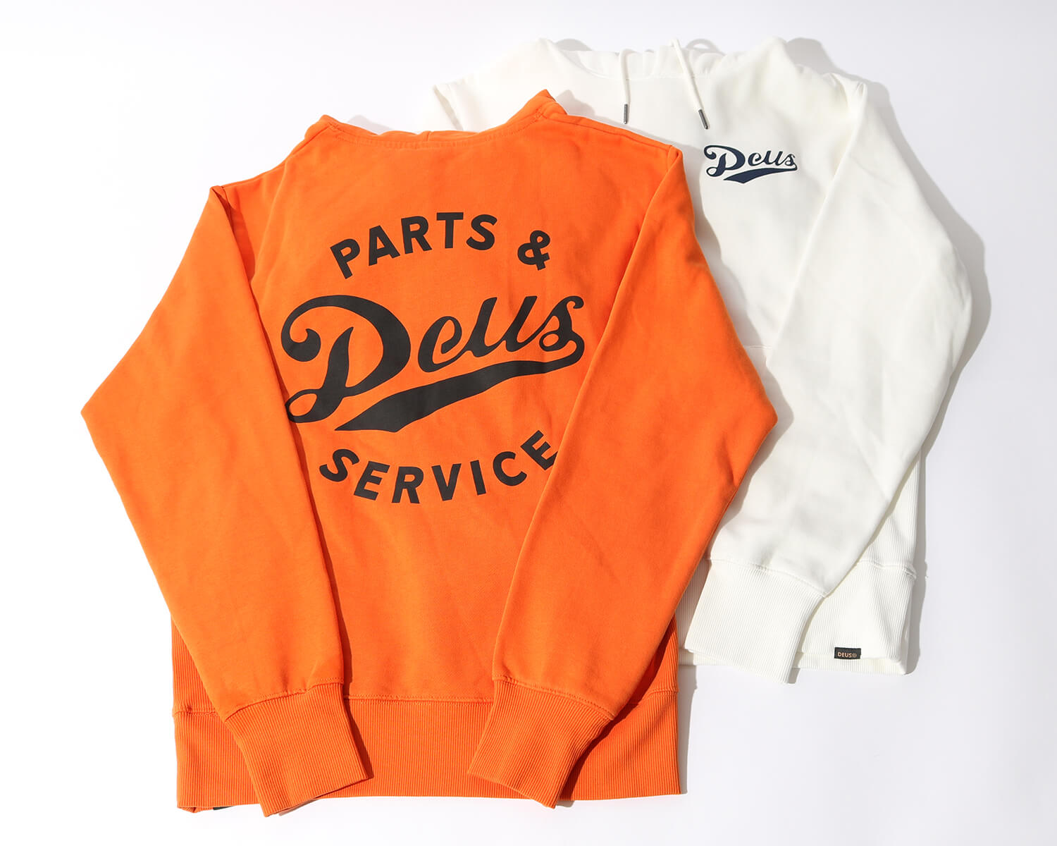 DEUS EX MACHINA(デウス エクス マキナ)のオースティンステーションフーディーです。