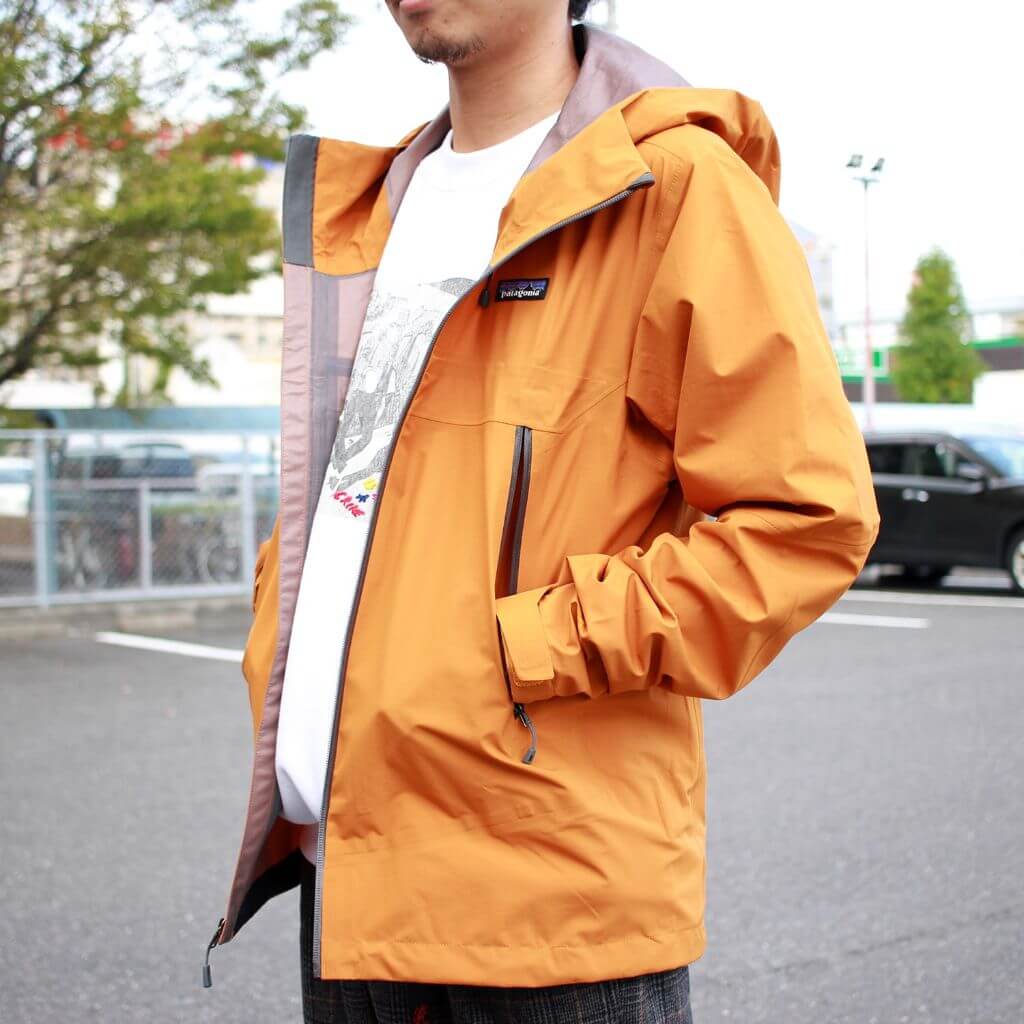 メンズ パタゴニアの秋冬アウター クラウド リッジ ジャケットの写真です。