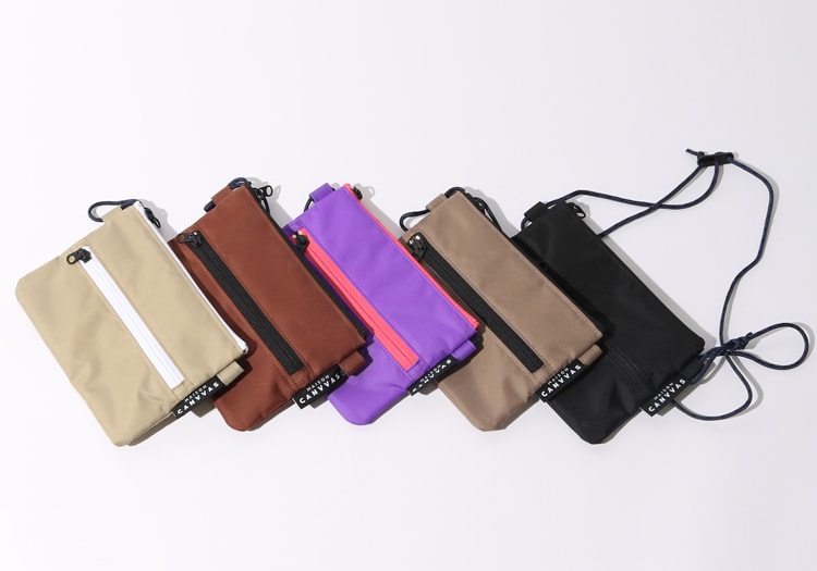 メゾンキャンバスのトラベルポーチです