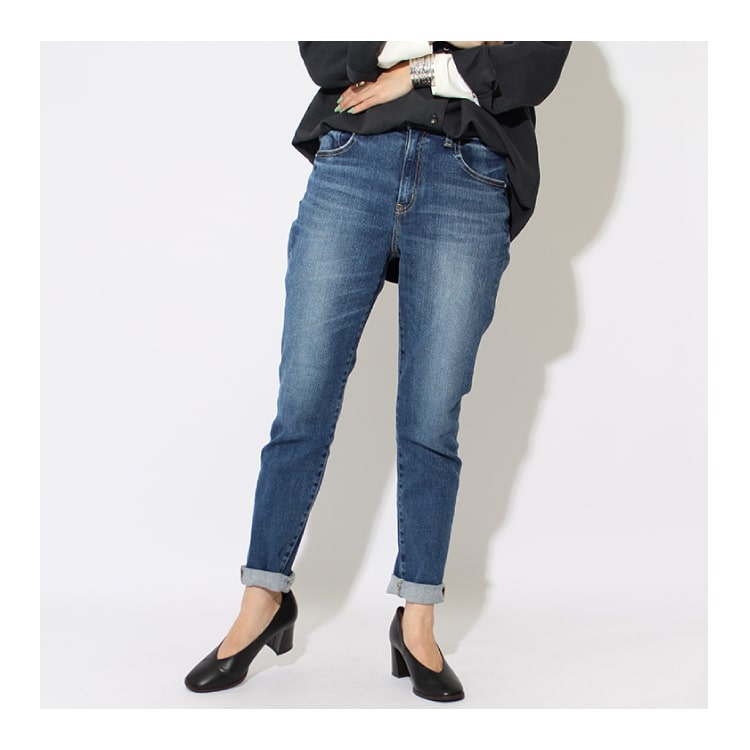 RED CARD(レッドカード)のアニバーサリー ハイライズです。