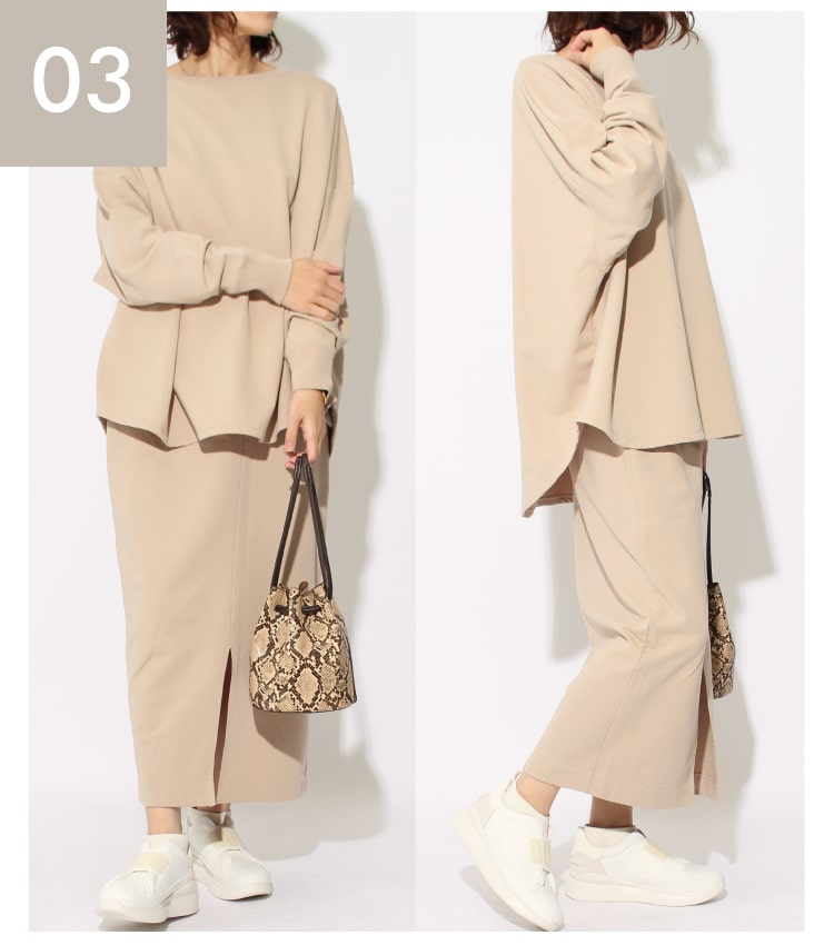 MICA&DEAL マイカアンドディール 2020春夏新作、ベージュのプルオーバートップスとスカートのセットアップコーディネートです。