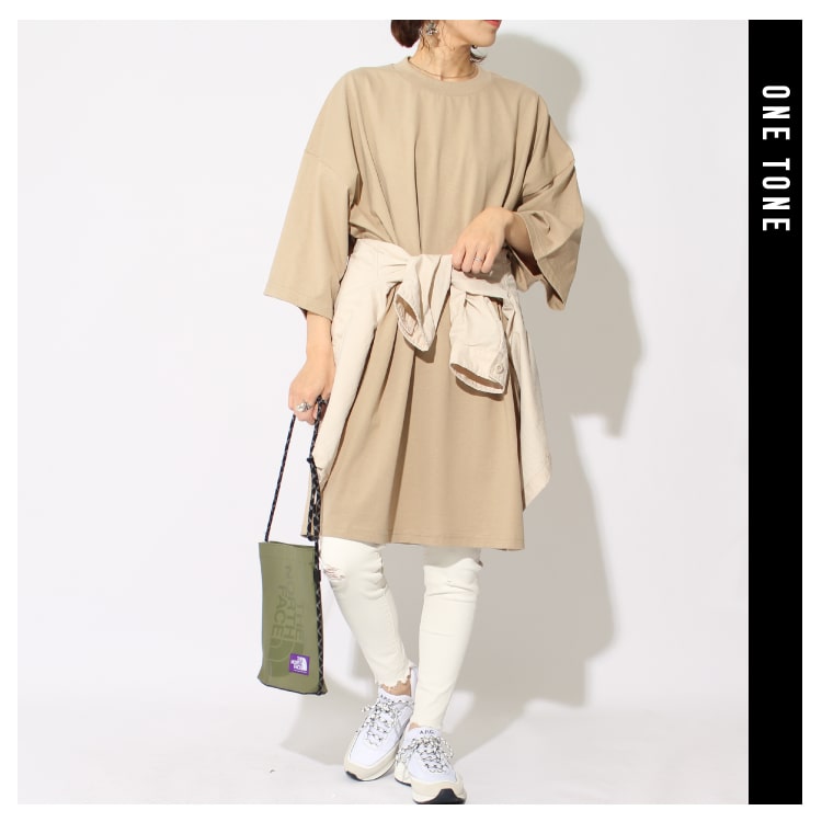 ビッグションスキニーホワイトデニムコーデ