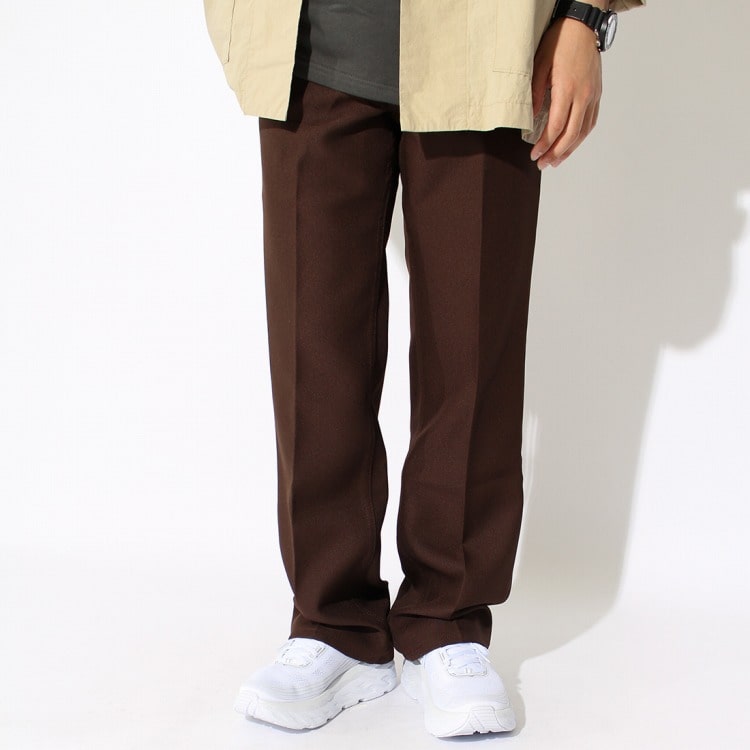 ラングラーのランチャードレスジーンズランチャーパンツです。