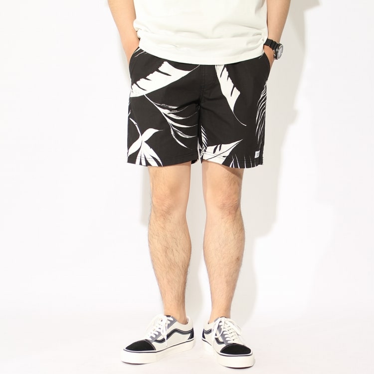 夏の鉄板コーデ！ショートパンツのシーン別着こなし提案特集、BANKS/バンクスのボードショーツです。