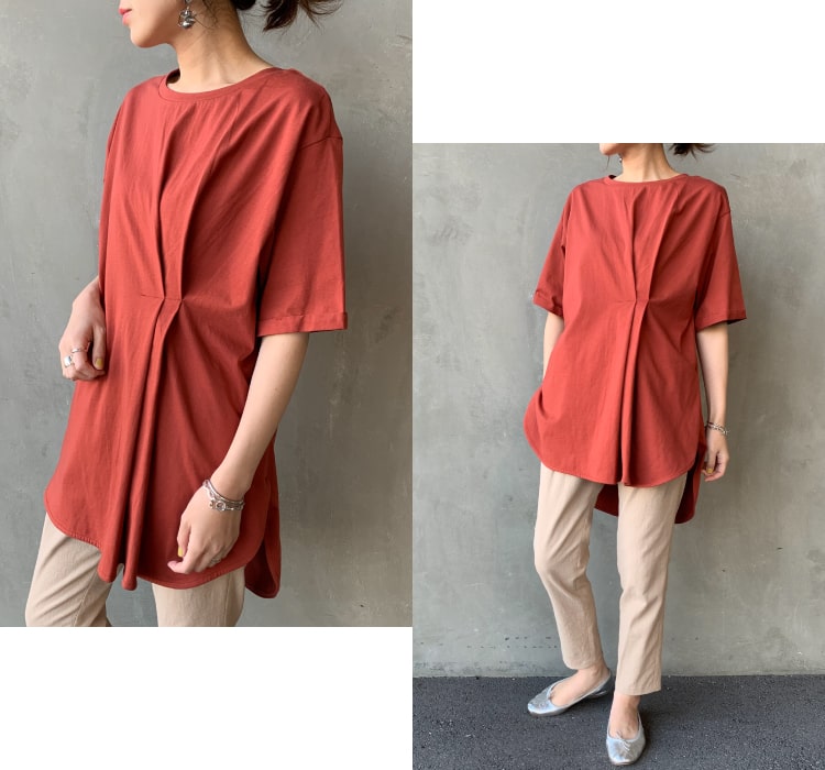 腰まで隠れるルーズな着丈のロングトップスのコーディネートです。