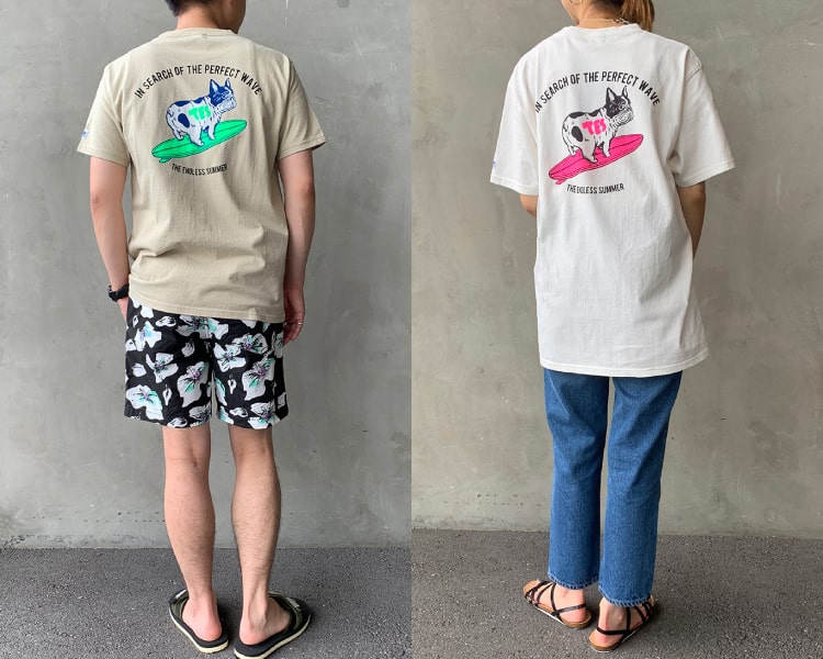 サーフプリントでリラックスした雰囲気に着るバックプリントTシャツのコーディネートです。