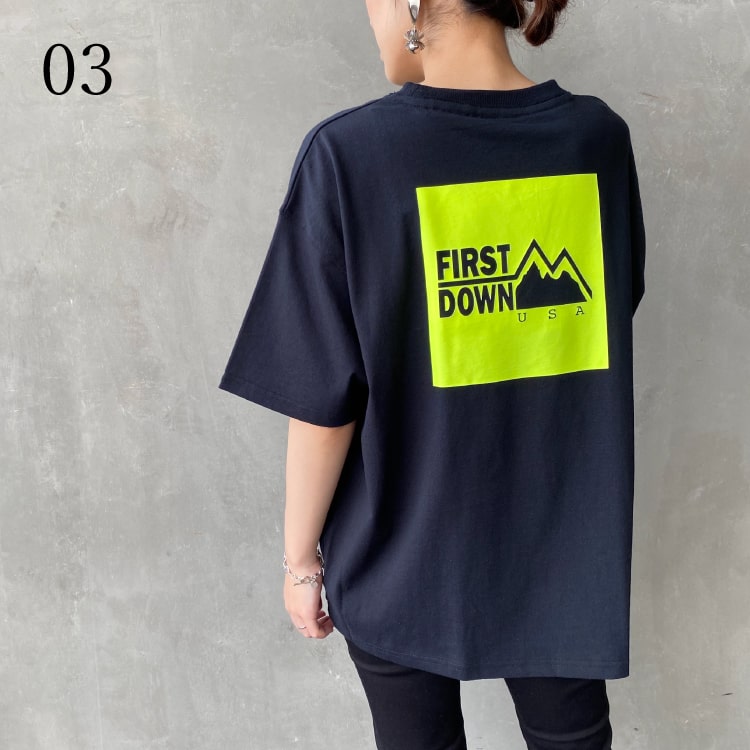 この夏一枚は持っておきたいバックプリントTシャツのファーストダウンのTシャツです。