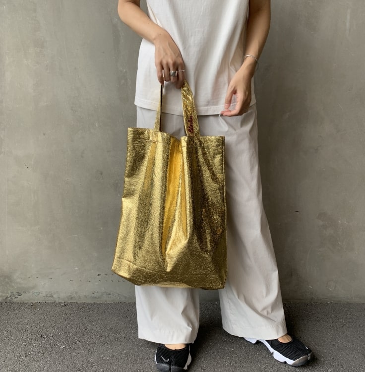 ビンドゥーのシャイニーバッグです。