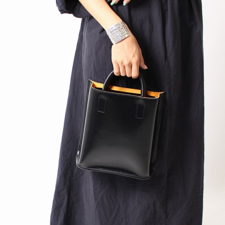 PIENI(ピエニ)－洗練されたミニマムなデザインの印象のバッグ｜JEANS