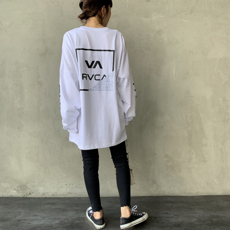 RVCA [ルーカ]のFRACTION ロングスリーブTシャツのレディースコーディネートです。