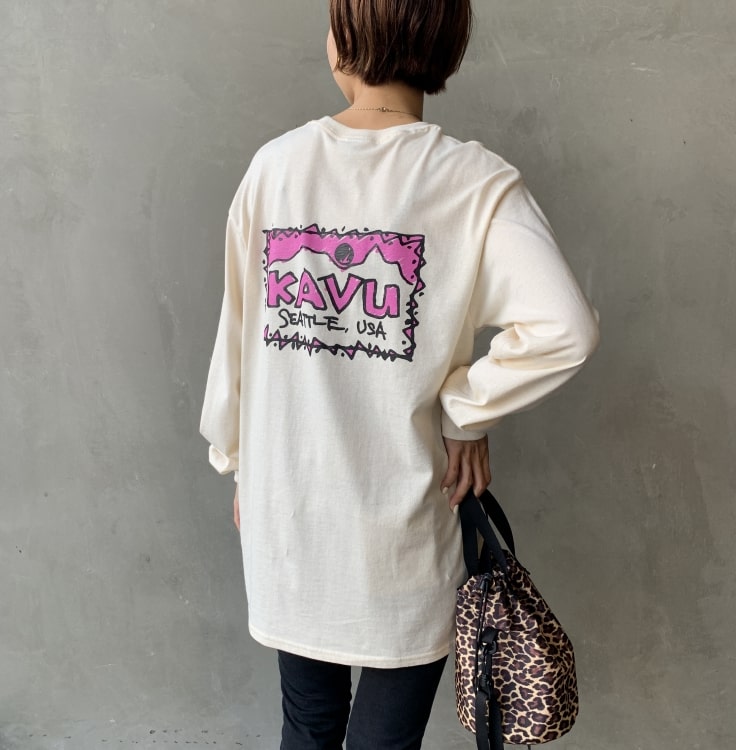 KAVU [カブー] レフトロングスリーブTシャツです。