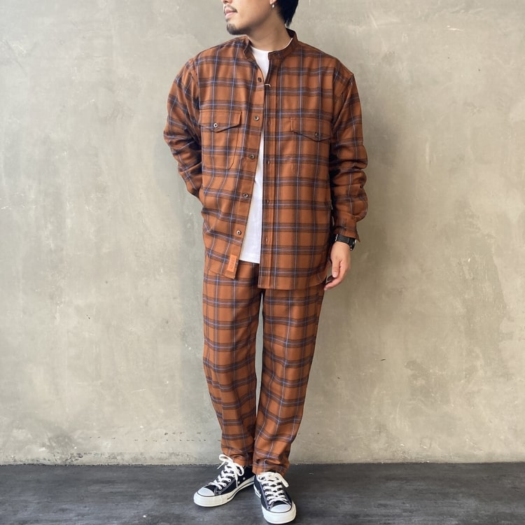 ユニバーサルオーバーオールのセットアップコーディネートです。