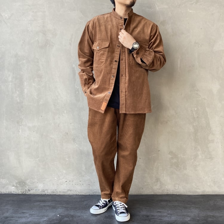 ユニバーサルオーバーオールのセットアップコーディネートです。