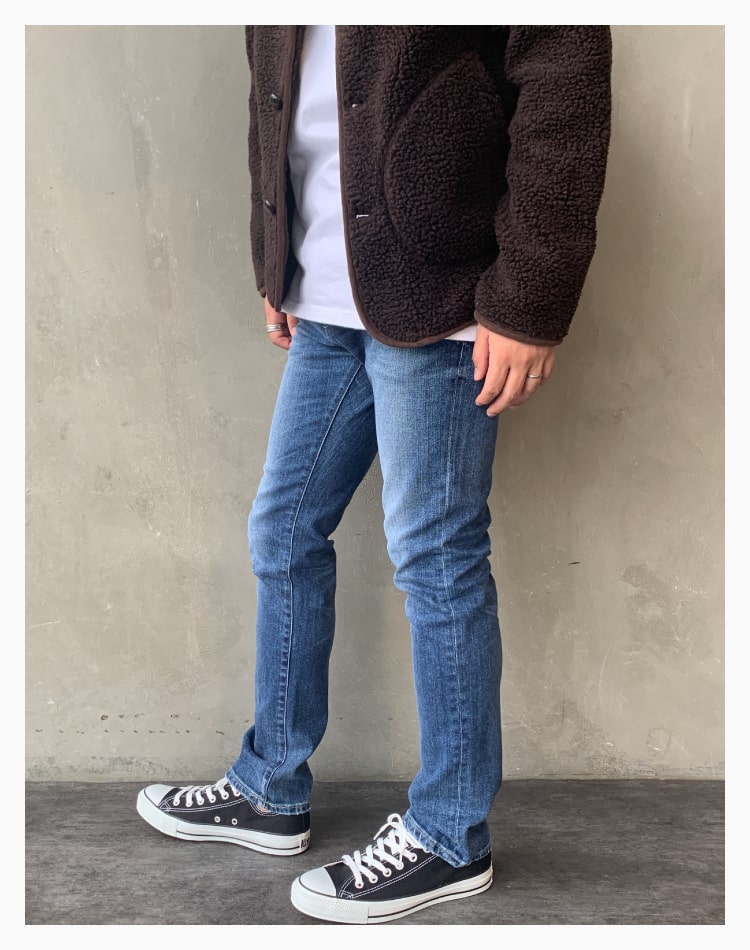 レッドカードのデニム、デイワンスキニーです。