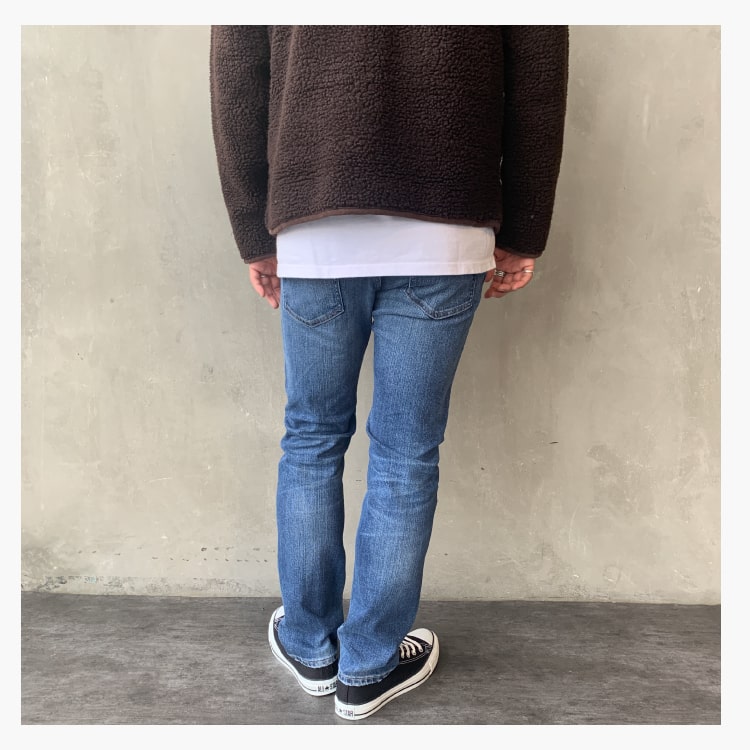 レッドカードのデニム、デイワンスキニーです。