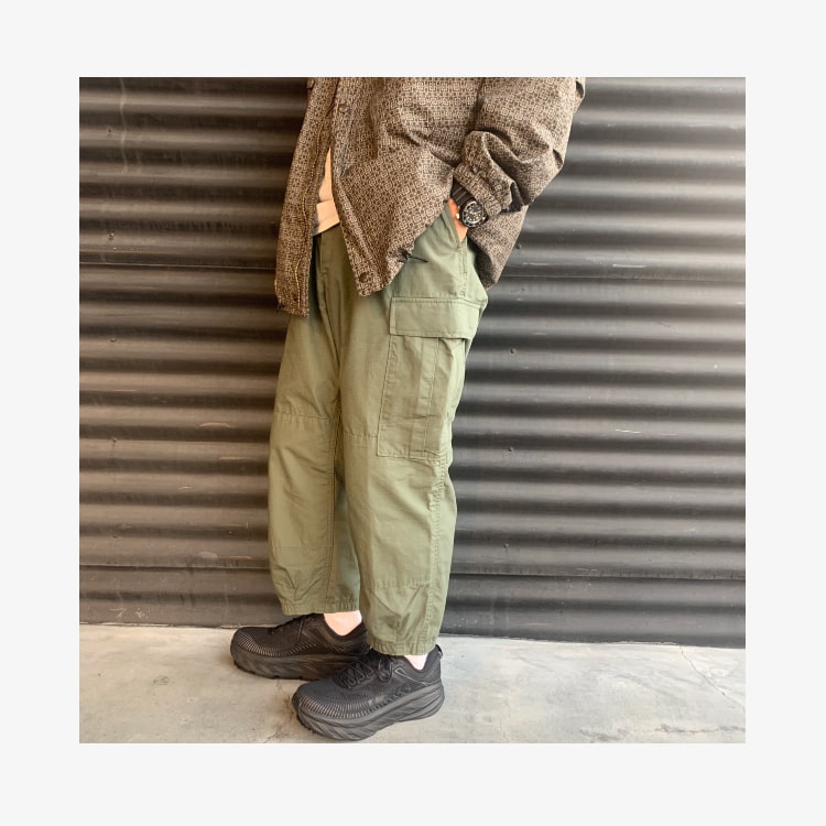 PROPPER [プロッパー] DARTS HEM パンツです。