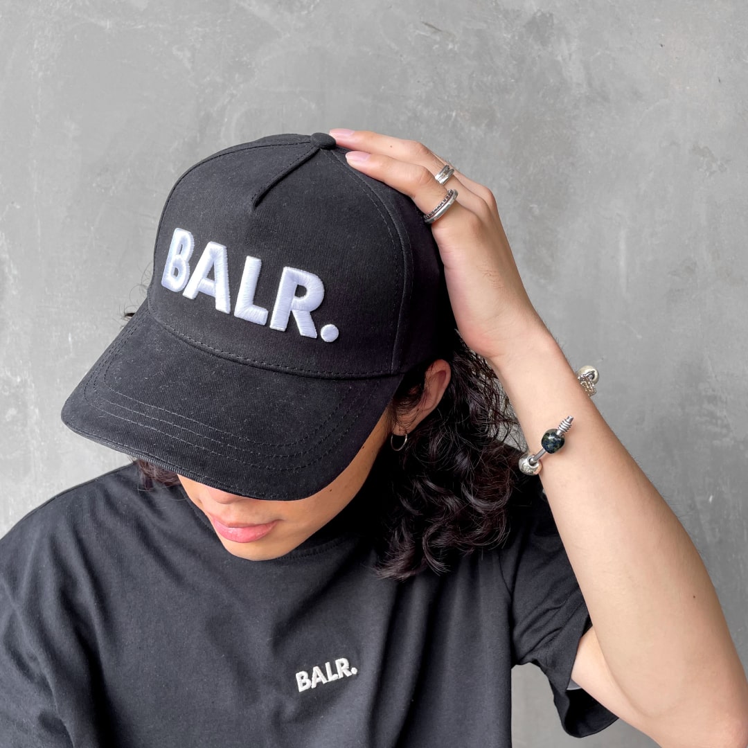 スポーツ ラグジュアリーの新定番 Balr ボーラー Jeans Factory ジーンズファクトリー 公式サイト