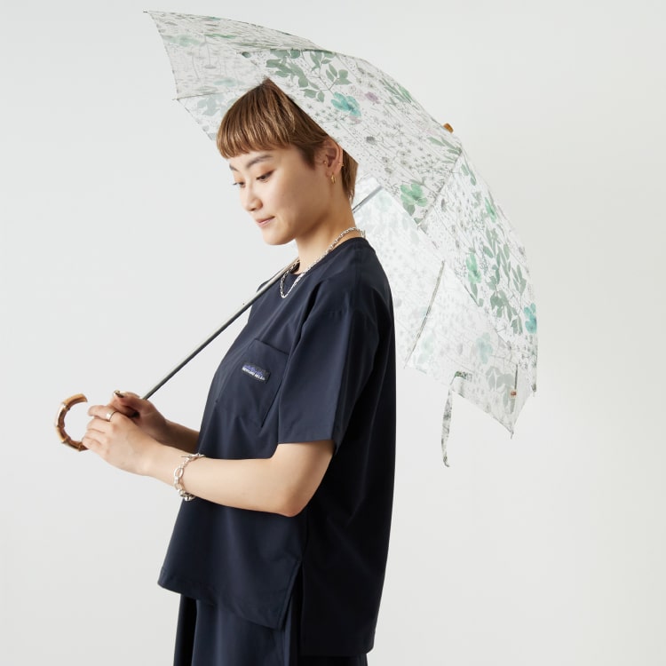 ジメっとする梅雨にオススメ!雨の日から夏場まで使えるお洒落&機能的アイテムの特集バナーです。