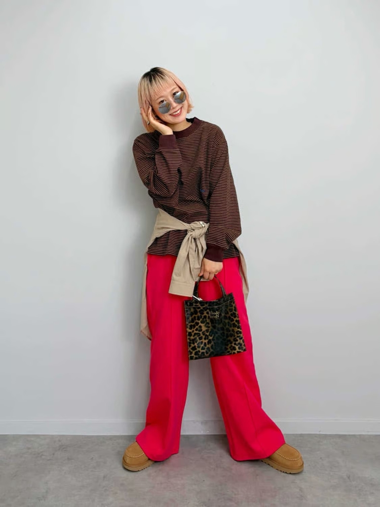 ジーンズファクトリーの秋冬シューズのスタッフスナップ写真です。