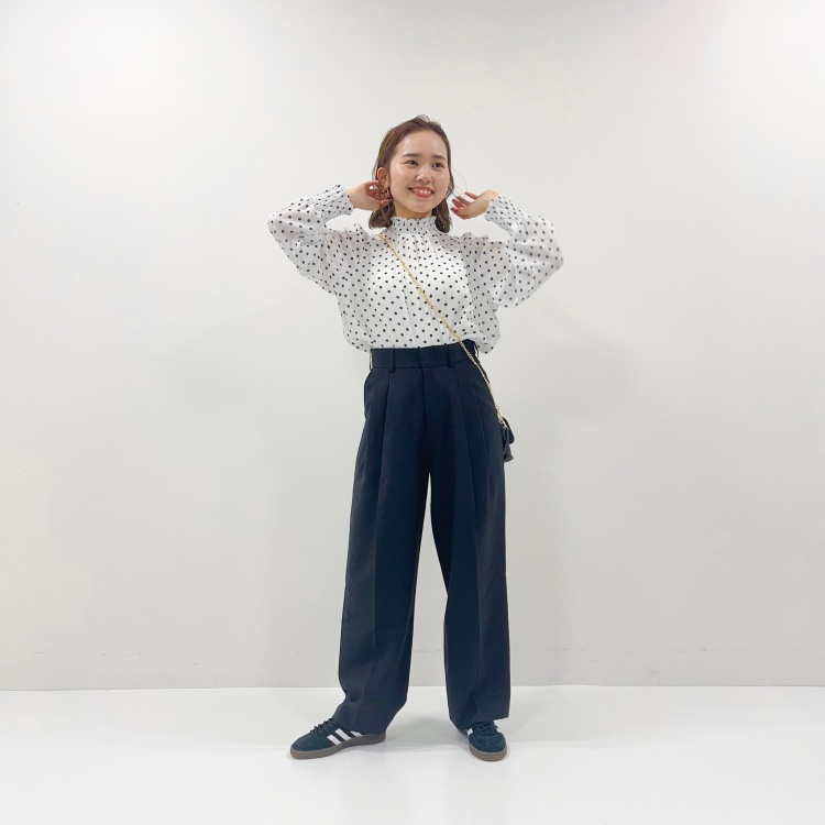 タックストレートパンツ 
