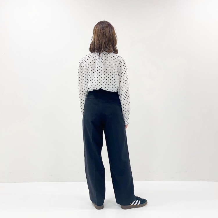 タックストレートパンツ 