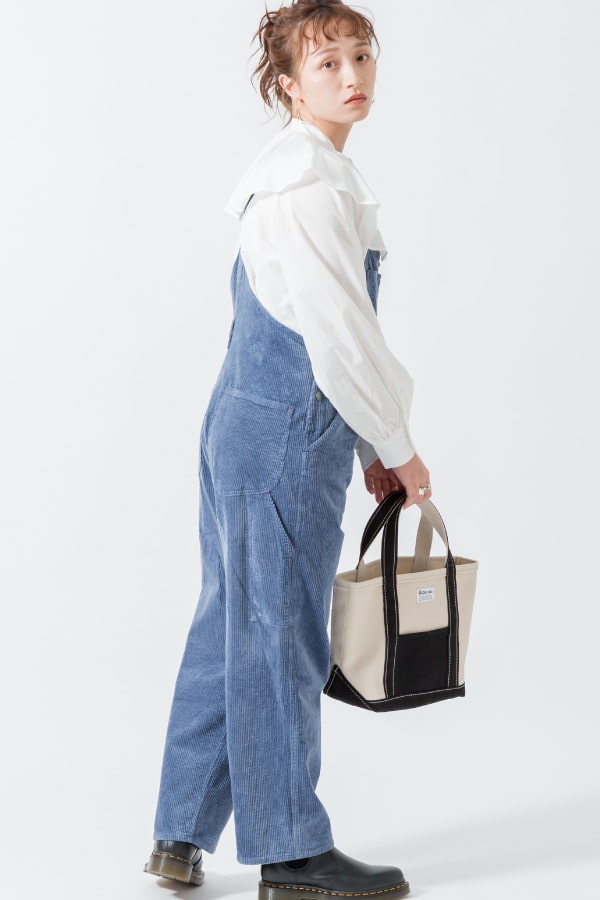 2021FW STYLEBOOK LADYS vol.05 全身写真です。