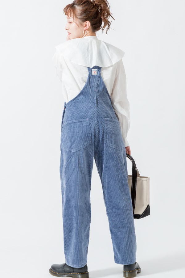 2021FW STYLEBOOK LADYS vol.05 全身写真です。