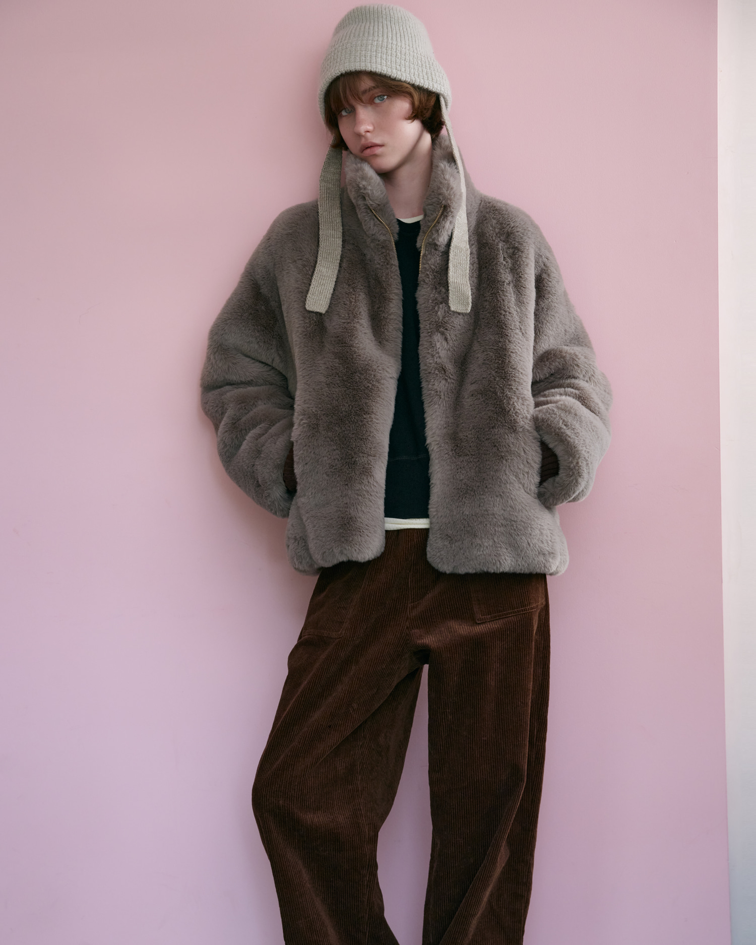 2025秋冬スタイルブックのレディーススタイリングです。