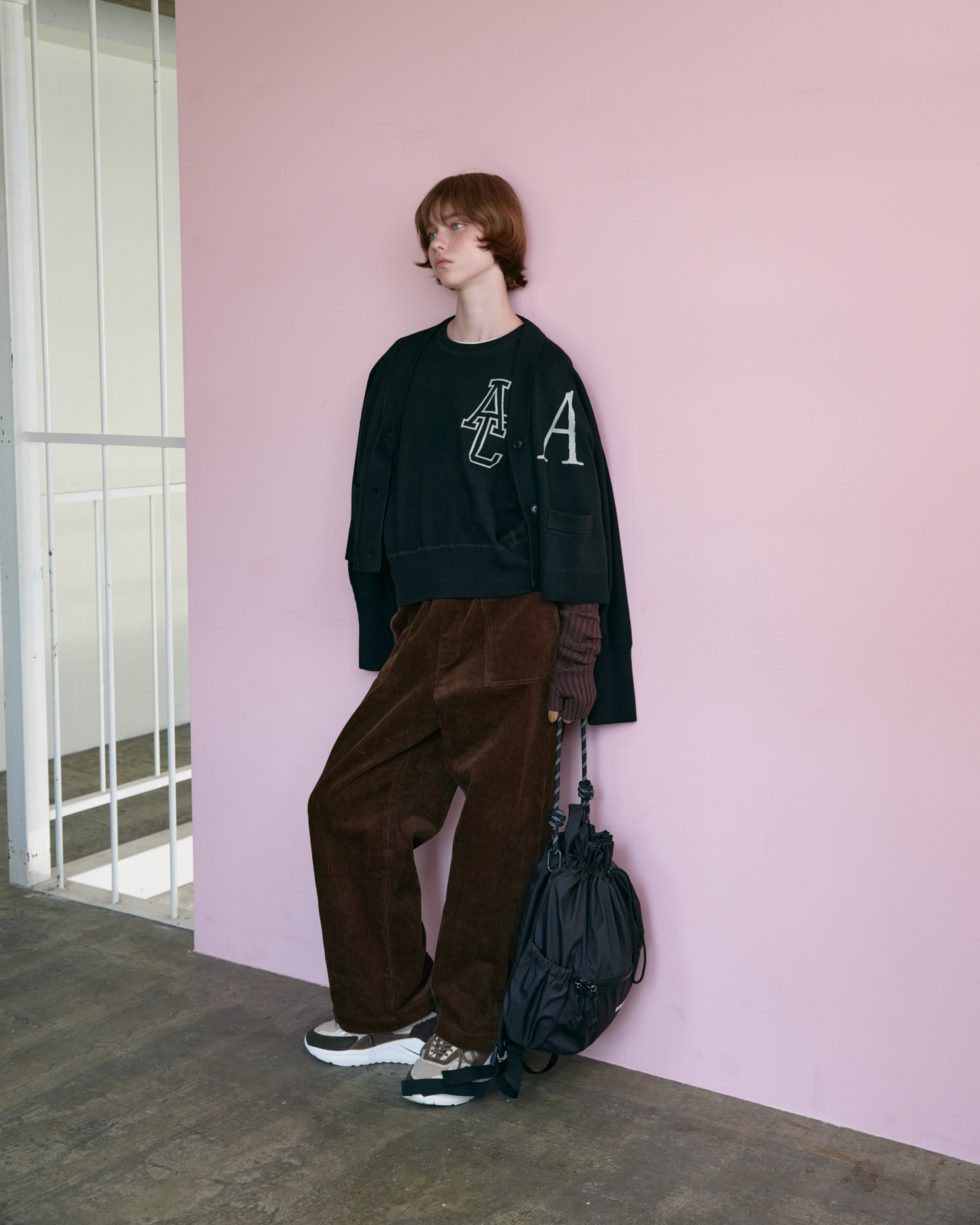 2025秋冬スタイルブックのレディーススタイリングです。