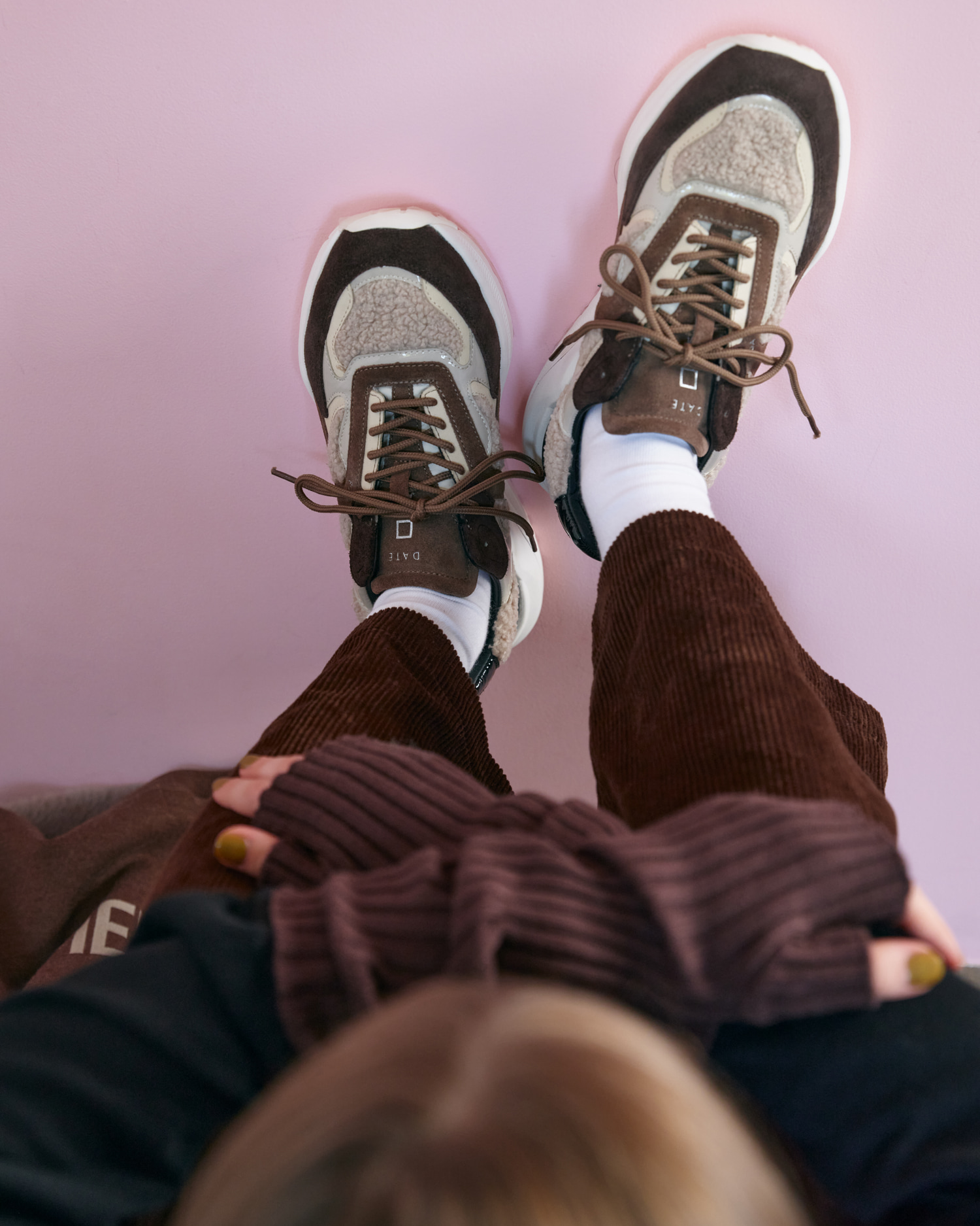 2025秋冬スタイルブックのレディーススタイリングです。