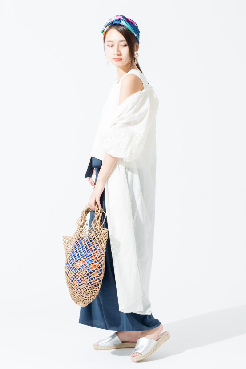 19SS ヘルシーレディのシャツワンピースです。