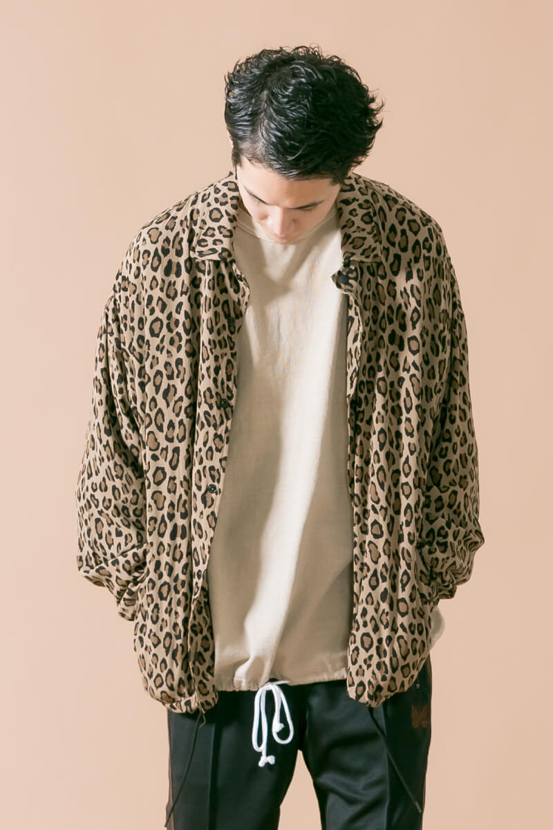 19FW ラグジュアリーストリートのレオパード柄コーチジャケットです。