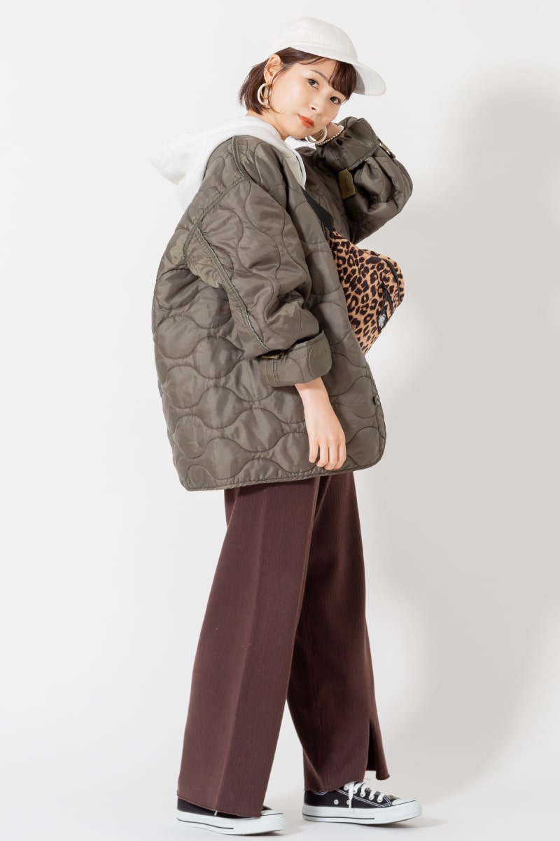 19FW ルーズミリタリーのサイドの写真です。