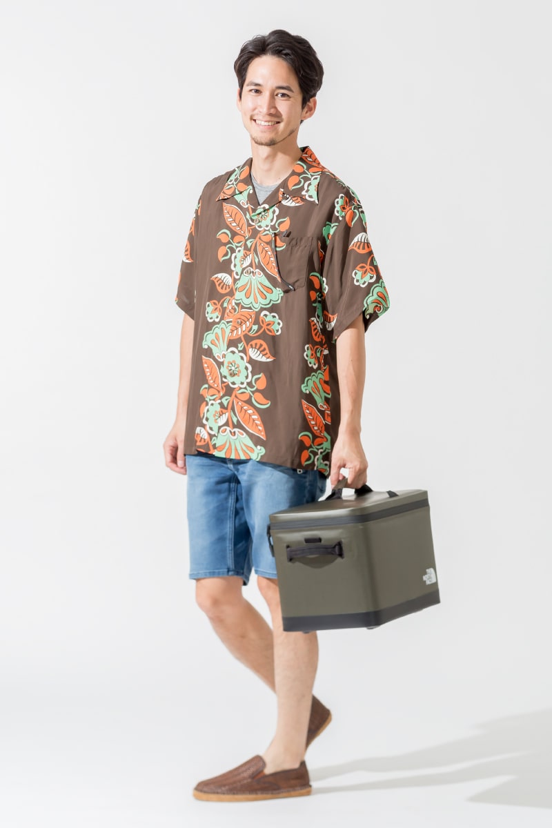 20SS リラックスアウトドアの全身写真です。