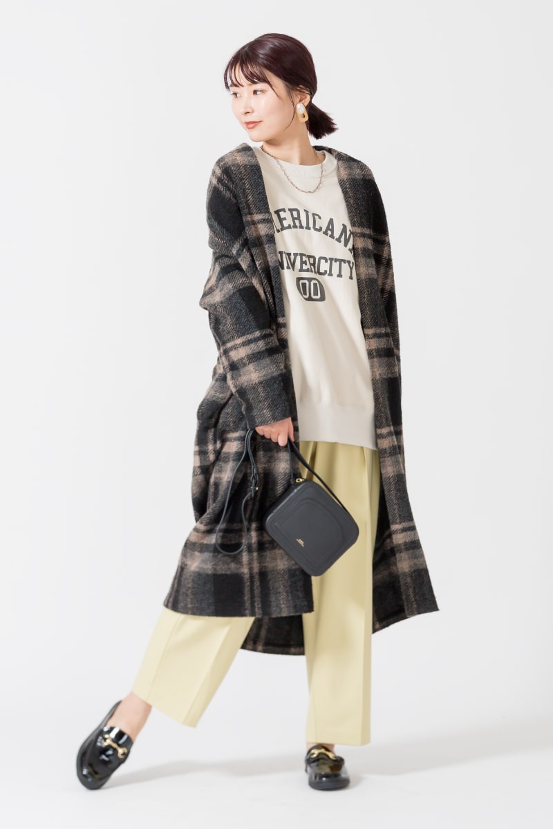 20FW ブリティッシュガールの全身写真です。