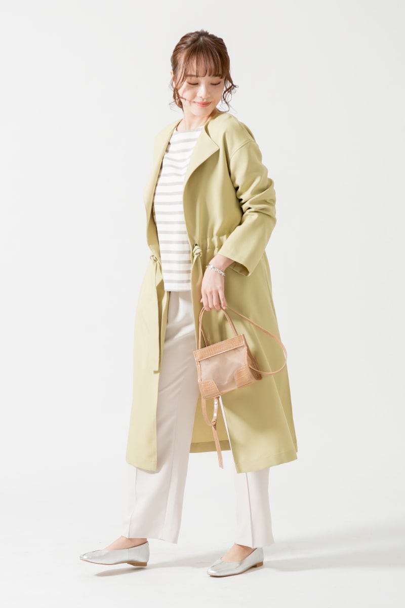 21SSスタイルブック「春カラーのコートで気分を上げるレディなスタイル」の全身コーディネートです。