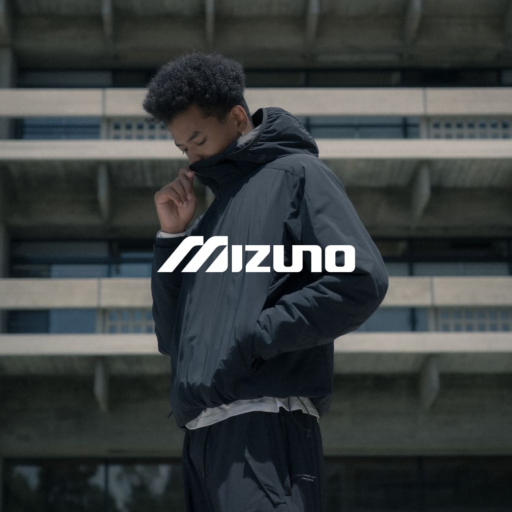 都市と自然をつなぐ、静かな機能美。MIZUNO別注アウターが登場